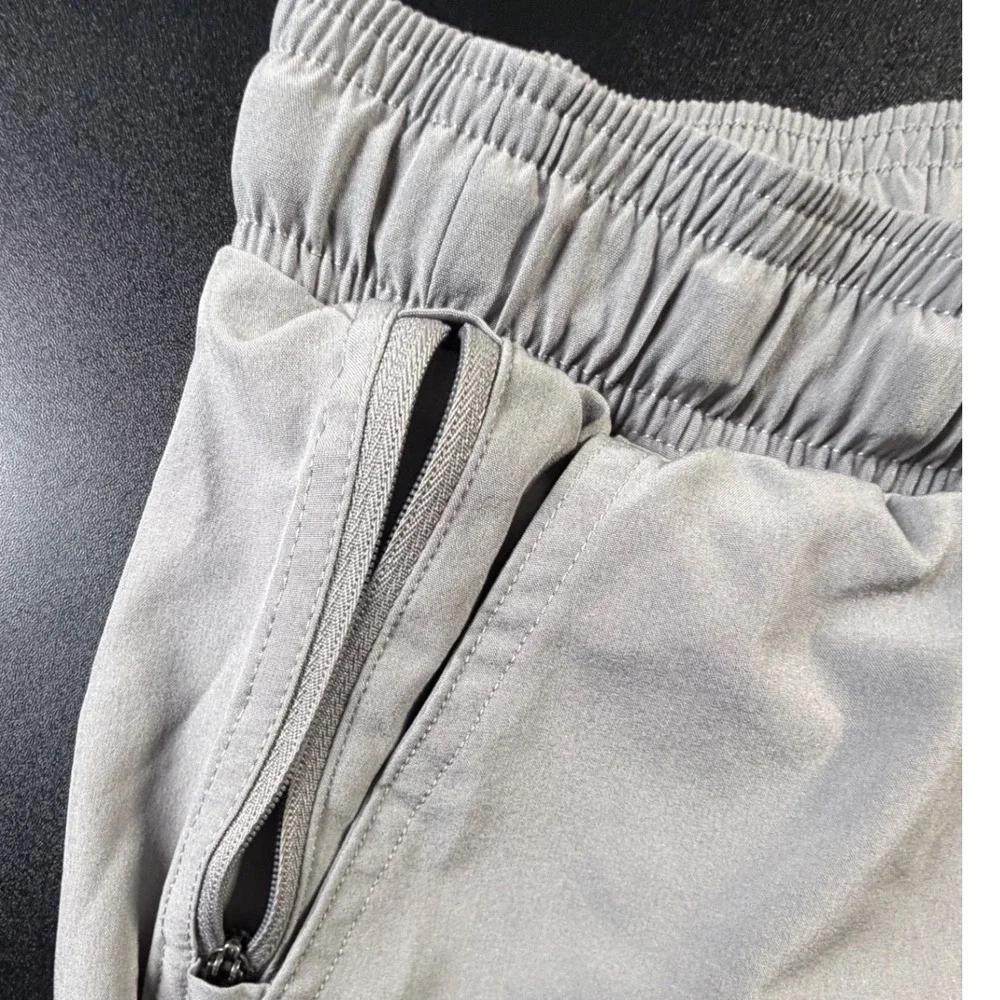VRST Shorts Mens XL Light Grey Athletic Lined Performance Gym Workout 7.5
